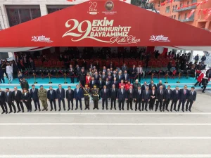 Atatürk Caddesi’nde Cumhuriyet’in 103. Yılı kutlandı